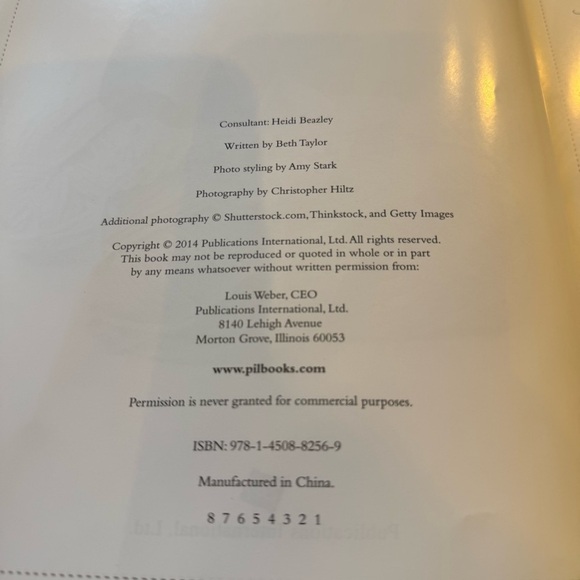 Crochet Techniques and Tips by Publications International Ltd. Staff (2014) - Picture 2 of 5